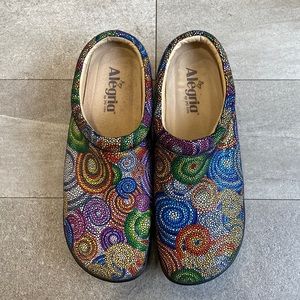 Alegria Rainbow Slip-On Clogs Women’s 10